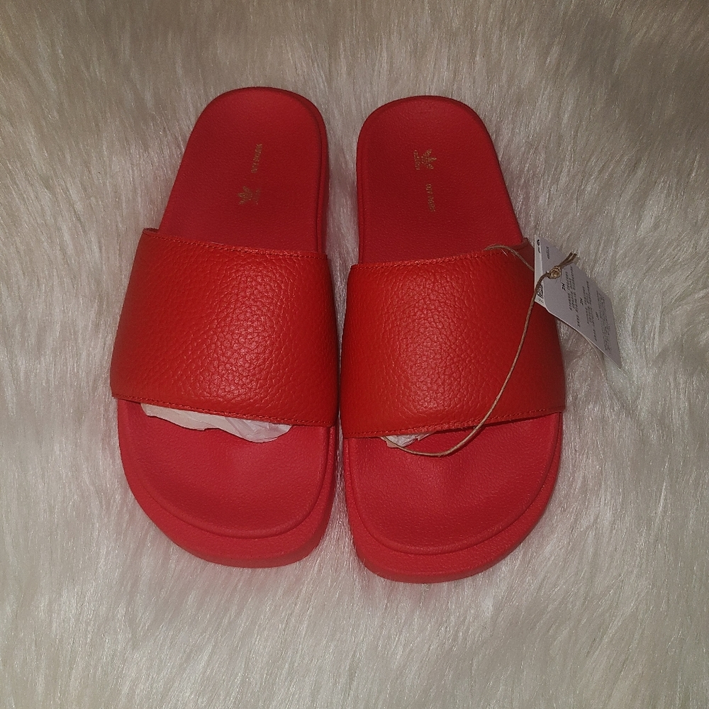 Adidas x Ivy Park Red Leather Slide M6 W7 - Picture 3 of 9